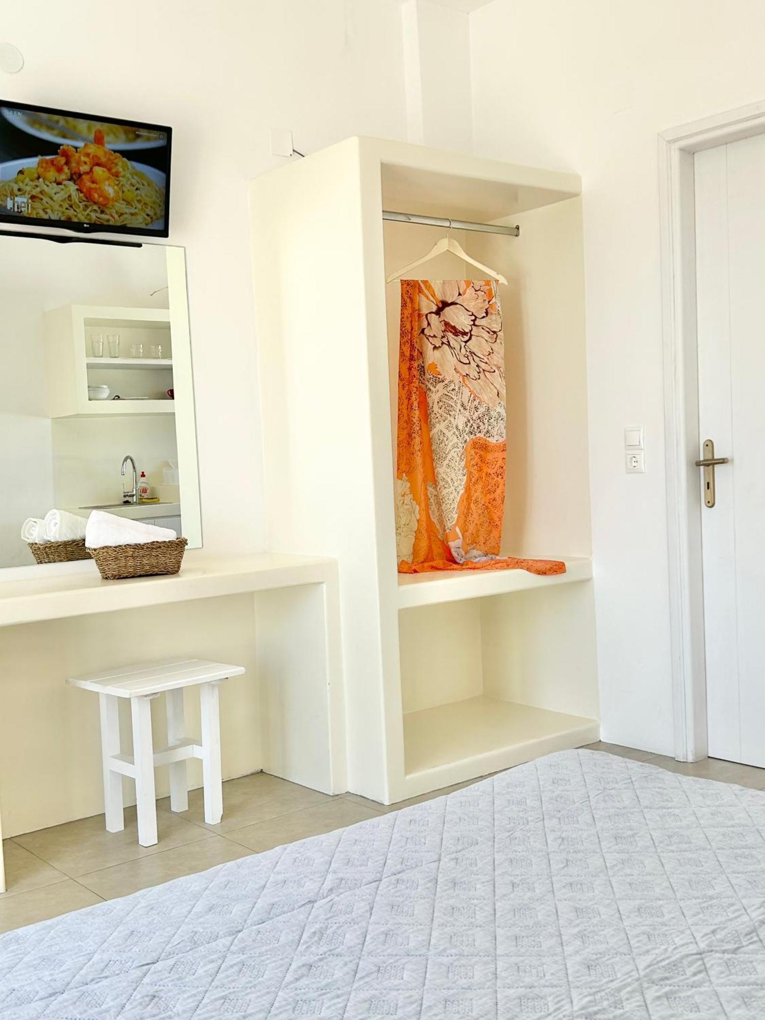 Anita Rooms & Suites Milos Adamantas  Exterior foto